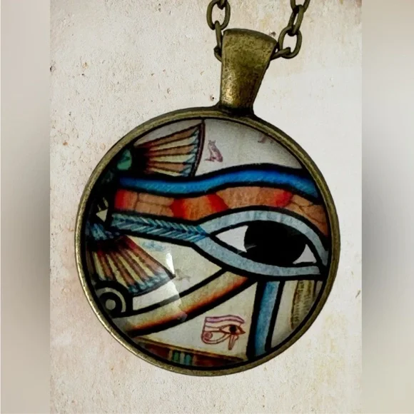 🛍️SALE🛍️ Eye of Horus Pendant Necklace - Picture 2 of 10